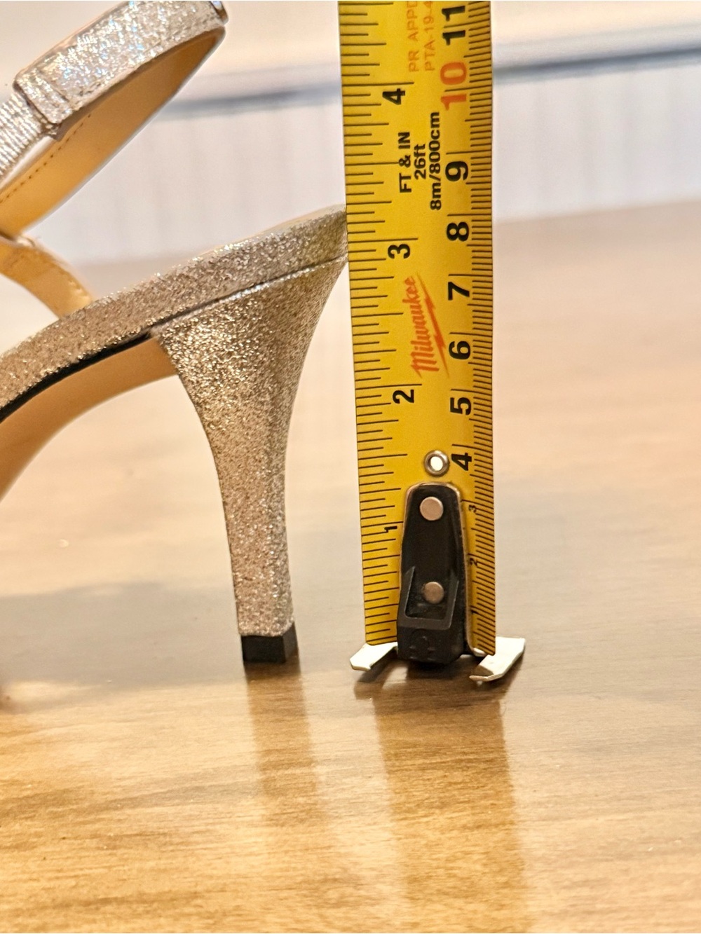 Michael Kors “Brand New” Silver Glitter Slingback Pointed-Toe Heels - Picture 13 of 13